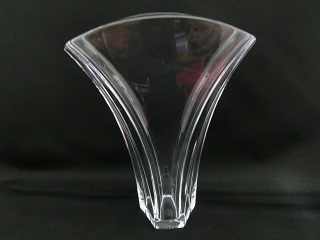 バカラ  フラワーベース-花瓶