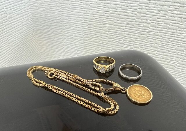 奈良県吉野郡のお客様より、ダイヤ指輪/プラチナリング/コインネックレスをお買取りさせて頂きました。