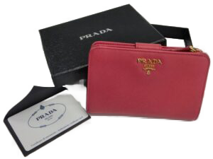 プラダ　財布
